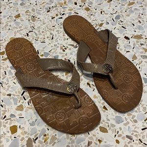 Tory Burch Snake Print Thong Sandals Size 8.5
